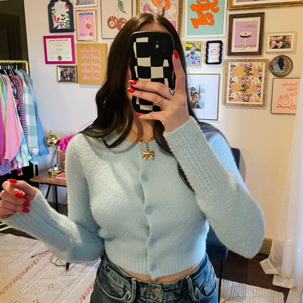 Urban Outfitter Baby Blue Crop Cardigan - Picture 2 of 11